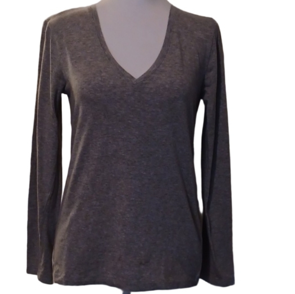 -- Philosophy Gray V-Neck Top With Long Sleeves Women's Size Small